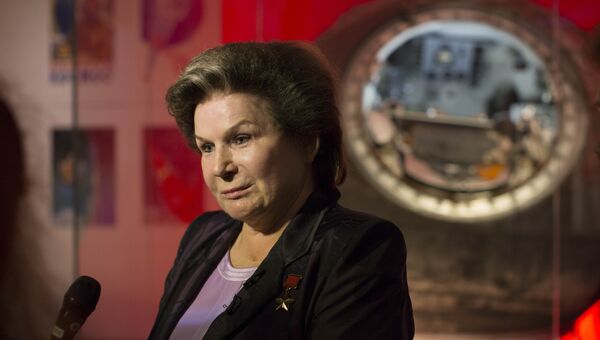 Валентина Терешкова на открытии выставки в Лондоне Валентина Терешкова на открытии выставки в Лондоне
