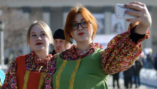 Участницы праздничного мероприятия Крымская весна! Мы вместе! в честь третьей годовщины присоединения Крыма с Россией в Новосибирске Участницы праздничного мероприятия Крымская весна! Мы вместе! в честь третьей годовщины присоединения Крыма с Россией в Новосибирске