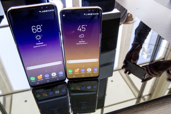 Samsung S8 и S8+ на презентации в Нью-Йорке Samsung S8 и S8+ на презентации в Нью-Йорке