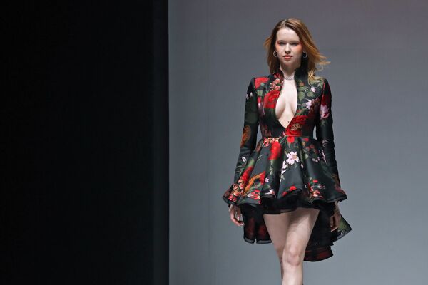 Показ MUXU в рамках China Fashion Week Показ MUXU в рамках China Fashion Week