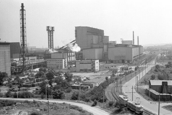 Комплекс конверторного цеха Днепровского металлургического комбината. 1987 год Комплекс конверторного цеха Днепровского металлургического комбината. 1987 год
