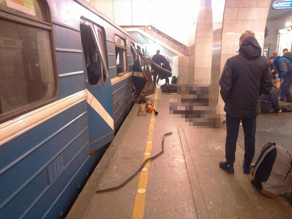 Последствия взрыва в петербургском метро. 3 апреля 2017 Последствия взрыва в петербургском метро. 3 апреля 2017