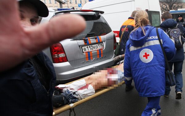 Эвакуация пострадавших в результате взрыва со станции метро Технологический институт в Санкт-Петербурге Эвакуация пострадавших в результате взрыва со станции метро Технологический институт в Санкт-Петербурге