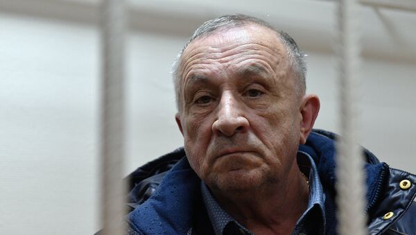 Бывший глава Удмуртии Александр Соловьев в Басманном суде. Архивное фото Бывший глава Удмуртии Александр Соловьев в Басманном суде. Архивное фото