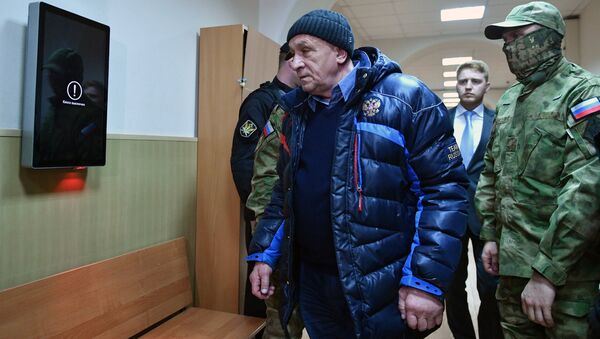 Бывший глава Удмуртии Александр Соловьев в Басманном суде. 4 апреля 2017 Бывший глава Удмуртии Александр Соловьев в Басманном суде. 4 апреля 2017