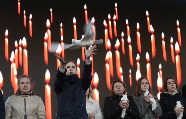 Митинг памяти жертв теракта в метро у станции Технологический институт в Санкт-Петербурге Митинг памяти жертв теракта в метро у станции Технологический институт в Санкт-Петербурге