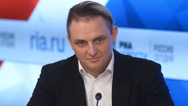 Аскольд Запашный на пресс-конференции, посвященной XXV Всероссийскому фестивалю Российская студенческая весна Аскольд Запашный на пресс-конференции, посвященной XXV Всероссийскому фестивалю Российская студенческая весна