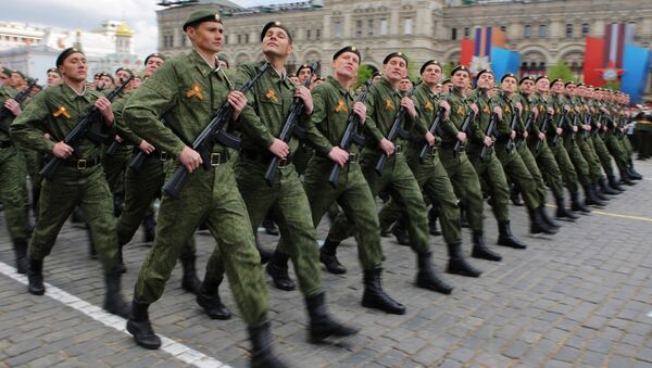Парадный расчет Сухопутных войск вооруженных сил РФ. Архивное фото Парадный расчет Сухопутных войск вооруженных сил РФ. Архивное фото