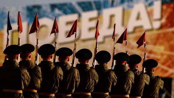 Военнослужащие на репетиции парада Победы на Красной площади в Москве Военнослужащие на репетиции парада Победы на Красной площади в Москве