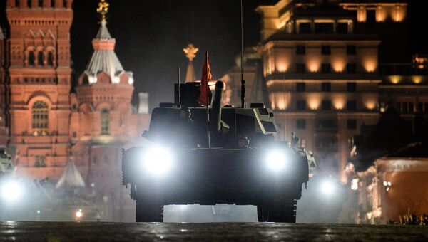 Танк Т-14 Армата на репетиции парада Победы на Красной площади в Москве Танк Т-14 Армата на репетиции парада Победы на Красной площади в Москве