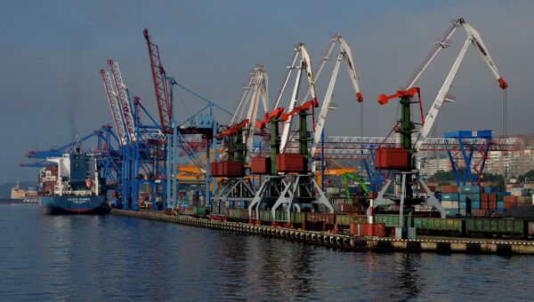 Морской торговый порт во Владивостоке Морской торговый порт во Владивостоке