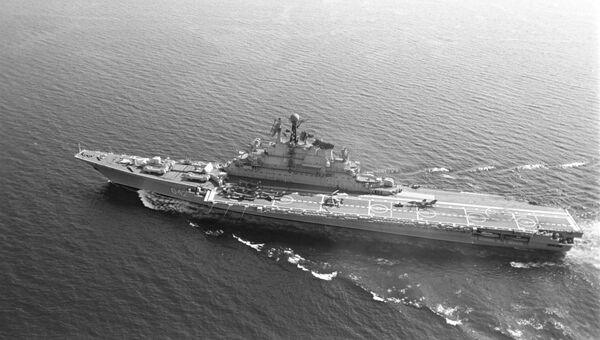 Тяжелый авианесущий крейсер Минск. 1986 год Тяжелый авианесущий крейсер Минск. 1986 год