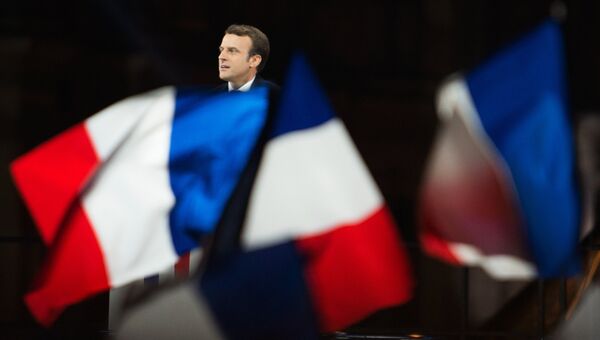 Лидер движения En Marche Эммануэль Макрон, победивший на президентских выборах во Франции, во время своей победной речи перед Лувром в Париже Лидер движения En Marche Эммануэль Макрон, победивший на президентских выборах во Франции, во время своей победной речи перед Лувром в Париже