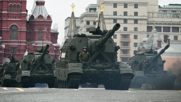 Самоходная артиллерийская установка (САУ) Мста-С на военном параде на Красной площади, посвященном 72-й годовщине Победы в Великой Отечественной войне 1941-1945 годов Самоходная артиллерийская установка (САУ) Мста-С на военном параде на Красной площади, посвященном 72-й годовщине Победы в Великой Отечественной войне 1941-1945 годов