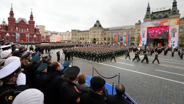 Военнослужащие во время военного парада в Москве, посвящённого 72-й годовщине Победы в Великой Отечественной войне 1941-1945 годов Военнослужащие во время военного парада в Москве, посвящённого 72-й годовщине Победы в Великой Отечественной войне 1941-1945 годов
