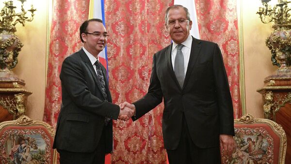Министр иностранных дел РФ Сергей Лавров и министр иностранных дел Филиппин Алан Питер Кайетано во время встречи в Москве. 25 мая 2017 Министр иностранных дел РФ Сергей Лавров и министр иностранных дел Филиппин Алан Питер Кайетано во время встречи в Москве. 25 мая 2017