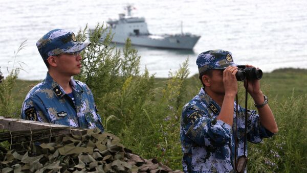Китайские военные моряки во время российско-китайских военно-морских учениях Морское взаимодействие - 2015 Китайские военные моряки во время российско-китайских военно-морских учениях Морское взаимодействие - 2015