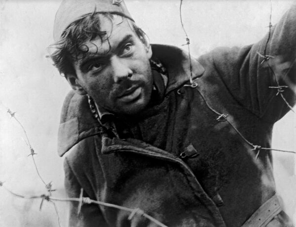 Алексей Баталов в фильме Летят журавли Алексей Баталов в фильме Летят журавли