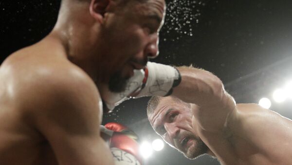 Сергей Ковалев и Андре Уорда во время чемпионата по боксу в полутяжелом весе. 17 июня 2017 Сергей Ковалев и Андре Уорда во время чемпионата по боксу в полутяжелом весе. 17 июня 2017