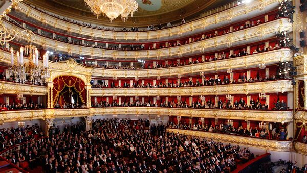 Зрительный зал Большого театра в Москве. Архивное фото Зрительный зал Большого театра в Москве. Архивное фото
