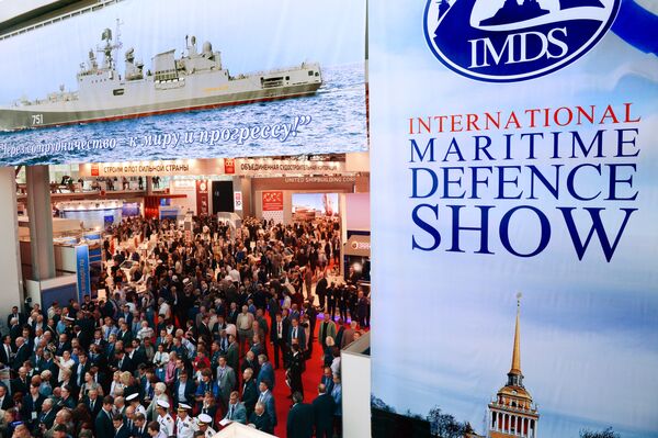 Посетители выставки Международный военно-морской салон 2017 в Санкт-Петербурге Посетители выставки Международный военно-морской салон 2017 в Санкт-Петербурге