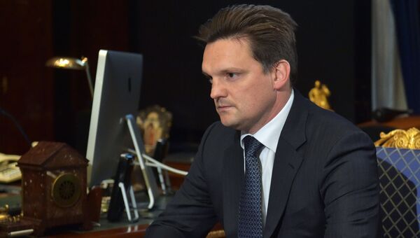 Заместитель министра экономического развития РФ Николай Подгузов во время встречи с премьер-министром РФ Дмитрием Медведевым. 7 июля 2017 Заместитель министра экономического развития РФ Николай Подгузов во время встречи с премьер-министром РФ Дмитрием Медведевым. 7 июля 2017