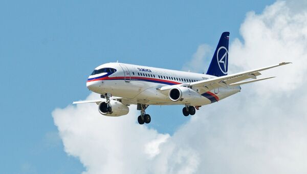 Самолет Sukhoi Superjet 100. Архивное фото Самолет Sukhoi Superjet 100. Архивное фото