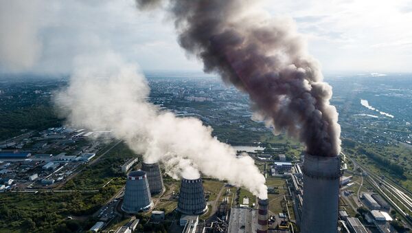 Объем выбросов парниковых газов в России за 25 лет сократился почти вдвое Объем выбросов парниковых газов в России за 25 лет сократился почти вдвое