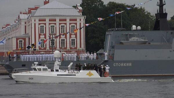 Финальная репетиция парада ко дню ВМФ в Санкт-Петербурге Финальная репетиция парада ко дню ВМФ в Санкт-Петербурге
