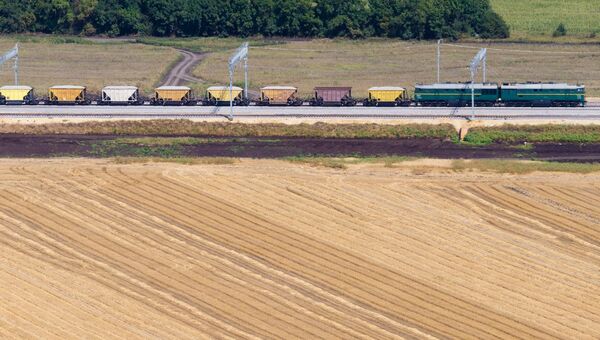 Железнодорожный участок Журавка - Миллерово в обход Украины. Архивное фото Железнодорожный участок Журавка - Миллерово в обход Украины. Архивное фото