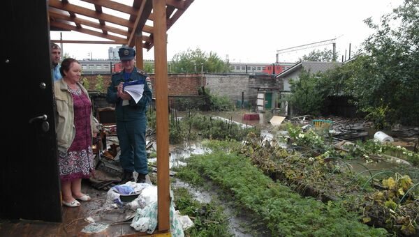 Пожарно-спасательные подразделения принимают участие в устранении последствий проливного дождя Пожарно-спасательные подразделения принимают участие в устранении последствий проливного дождя
