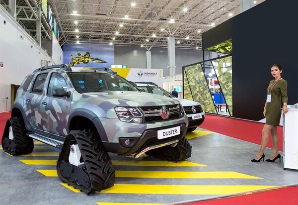 Автомобиль Renault Duster на Международном форуме Армия-2017 Автомобиль Renault Duster на Международном форуме Армия-2017