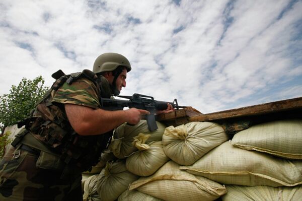 Грузинские военнослужащие в районе конфликта между Грузией и Южной Осетией. Архив Грузинские военнослужащие в районе конфликта между Грузией и Южной Осетией. Архив