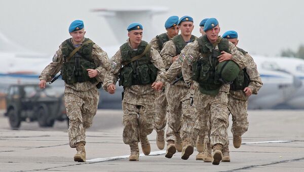 Российские военнослужащие во время учений Запад Российские военнослужащие во время учений Запад