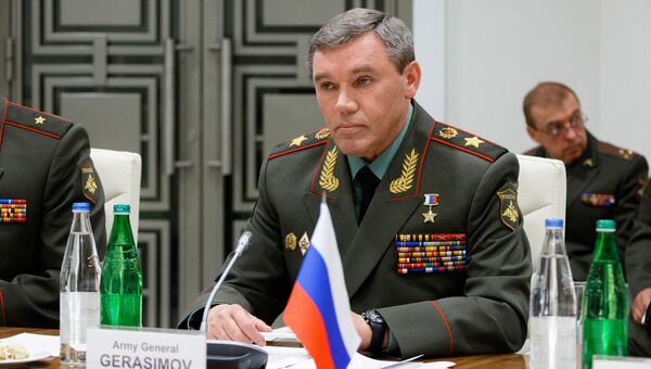 Начальник Генерального штаба Вооруженных сил РФ Валерий Герасимов во время встречи с президентом Азербайджана Ильхамом Алиевым. 7 сентября 2017 Начальник Генерального штаба Вооруженных сил РФ Валерий Герасимов во время встречи с президентом Азербайджана Ильхамом Алиевым. 7 сентября 2017