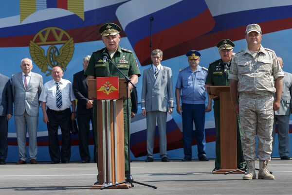 Сергей Шойгу вручил орден Жукова 39-й отдельной железнодорожной бригаде, строящей железнодорожный участок Журавка – Миллерово в обход Украины. 7 августа 2017 Сергей Шойгу вручил орден Жукова 39-й отдельной железнодорожной бригаде, строящей железнодорожный участок Журавка – Миллерово в обход Украины. 7 августа 2017
