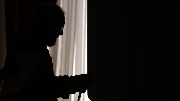 Избиратель в единый день голосования на избирательном участке. 10 сентября 2017 Избиратель в единый день голосования на избирательном участке. 10 сентября 2017