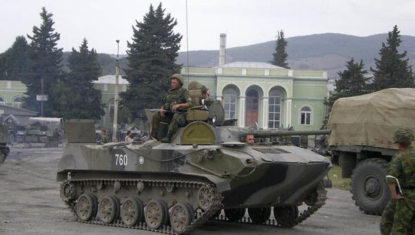 Российские военнослужащие в Цхинвали Российские военнослужащие в Цхинвали