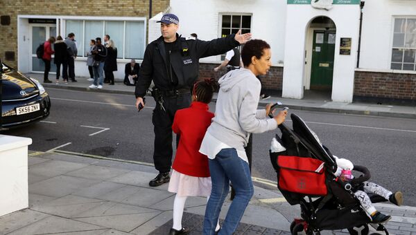 Ситуация у станции метро Parsons Green в Лондоне. 15 сентября 2017 Ситуация у станции метро Parsons Green в Лондоне. 15 сентября 2017