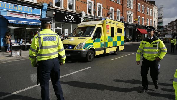 Сотрудники полиции у станции метро Parsons Green в Лондоне, Великобритания. 15 сентября 2017 Сотрудники полиции у станции метро Parsons Green в Лондоне, Великобритания. 15 сентября 2017