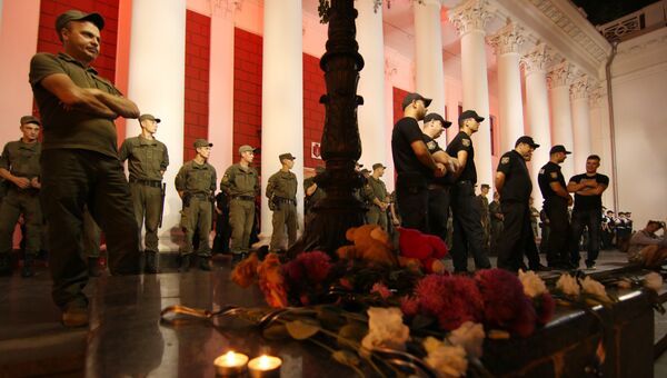 Сотрудники правоохранительных органов Украины возле здания одесской мэрии. 16 сентября 2017 Сотрудники правоохранительных органов Украины возле здания одесской мэрии. 16 сентября 2017
