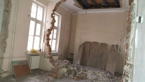 Стена в детской поликлиники в городе Озерск Челябинской области. 21 сентября 2017 Стена в детской поликлиники в городе Озерск Челябинской области. 21 сентября 2017