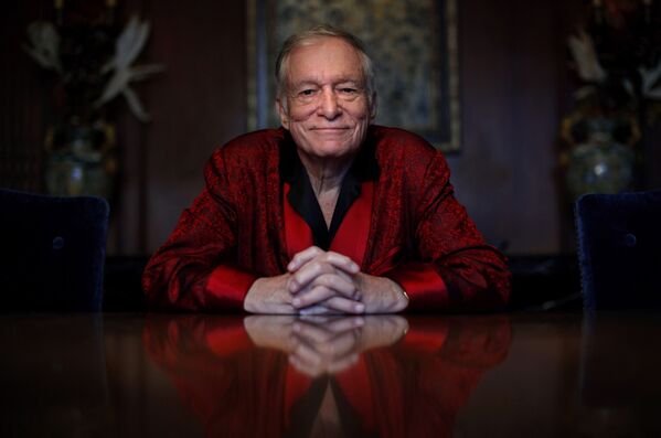 Хью Хефнер в Особняке Playboy в Лос-Анджелесе. 4 ноября 2010 Хью Хефнер в Особняке Playboy в Лос-Анджелесе. 4 ноября 2010