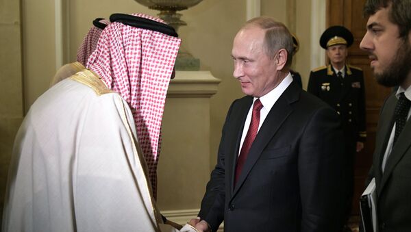 Президент РФ Владимир Путин и король Саудовской Аравии Сальман Бен Абдель Азиз Аль Сауд. Архивное фото Президент РФ Владимир Путин и король Саудовской Аравии Сальман Бен Абдель Азиз Аль Сауд. Архивное фото