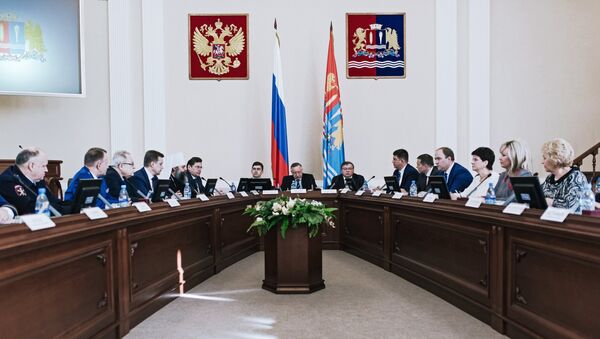 Врио губернатора Ивановской области Станислав Воскресенский, представитель президента РФ Александр Беглов и экс-губернатор Ивановской области Павел Коньков в большом зале правительства Ивановской области. 11 октября 2017 Врио губернатора Ивановской области Станислав Воскресенский, представитель президента РФ Александр Беглов и экс-губернатор Ивановской области Павел Коньков в большом зале правительства Ивановской области. 11 октября 2017