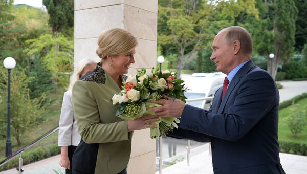 Президент РФ Владимир Путин и президент Республики Хорватия Колинда Грабар-Китарович во время встречи. 18 октября 2017 Президент РФ Владимир Путин и президент Республики Хорватия Колинда Грабар-Китарович во время встречи. 18 октября 2017
