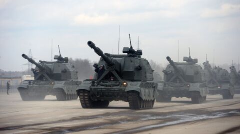Совместная тренировка пеших парадных расчетов войск Московского гарнизона к военному параду Совместная тренировка пеших парадных расчетов войск Московского гарнизона к военному параду