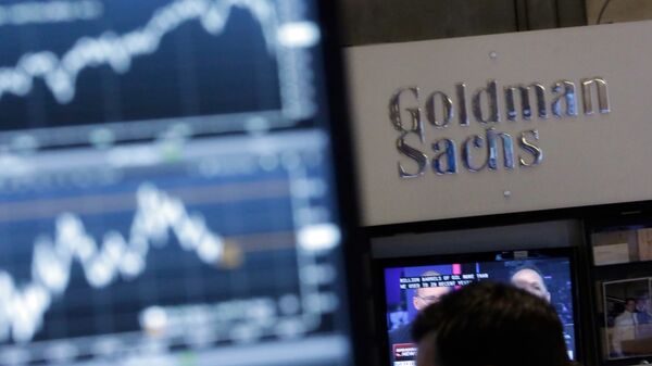 Вывеска одного из крупнейших в мире инвестиционных банков Goldman Sachs, США Вывеска одного из крупнейших в мире инвестиционных банков Goldman Sachs, США