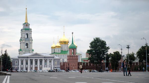Вид на Тульский кремль и музей самоваров с площади Ленина в Туле
