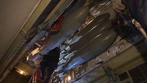 Подготовка бомбардировщика Ту-22М3 ВКС РФ к боевой операции по нанесению авиаударов по объектам террористов в провинции Дейр-эз-Зор. 1 ноября 2017 Подготовка бомбардировщика Ту-22М3 ВКС РФ к боевой операции по нанесению авиаударов по объектам террористов в провинции Дейр-эз-Зор. 1 ноября 2017